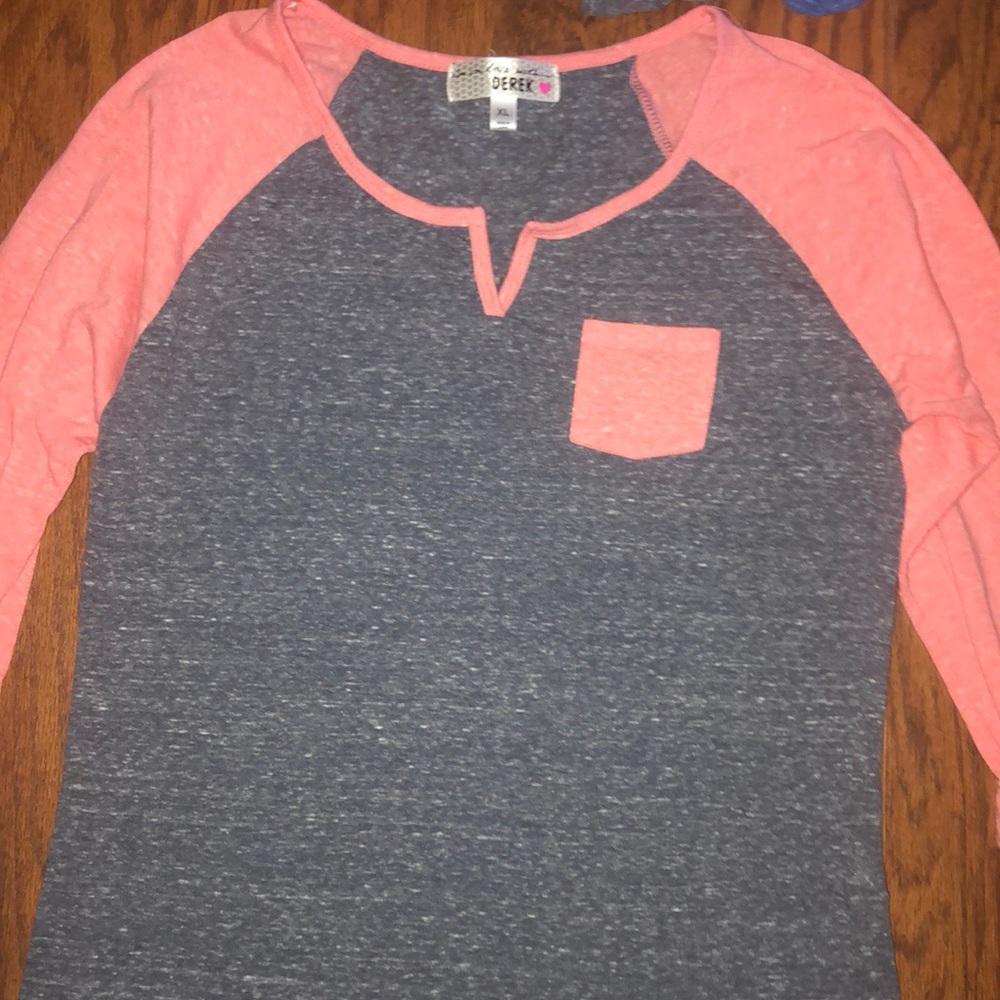Extremely soft mid-length sleeve shirt